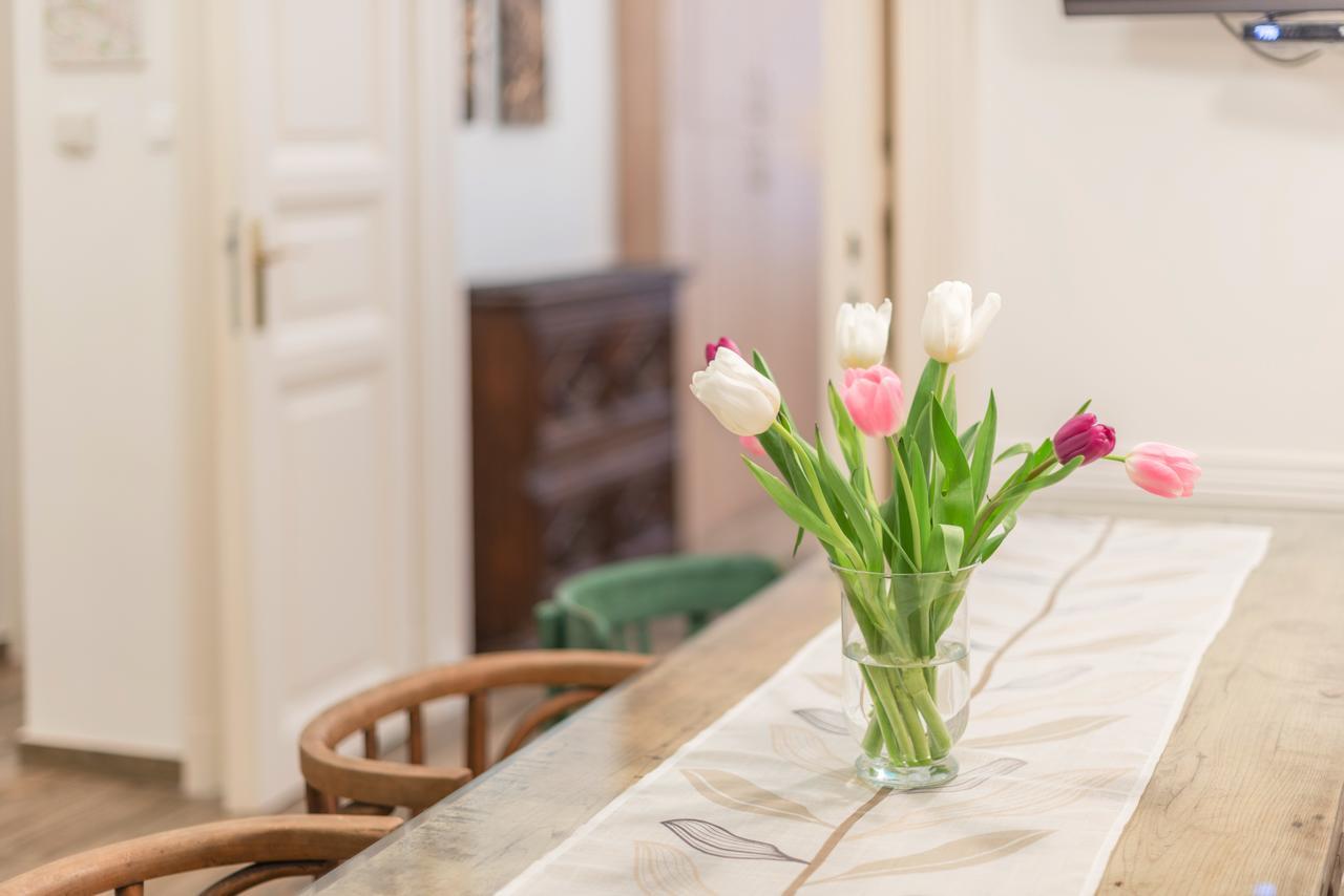 Family And Friends Apartment บูดาเปสต์ ภายนอก รูปภาพ