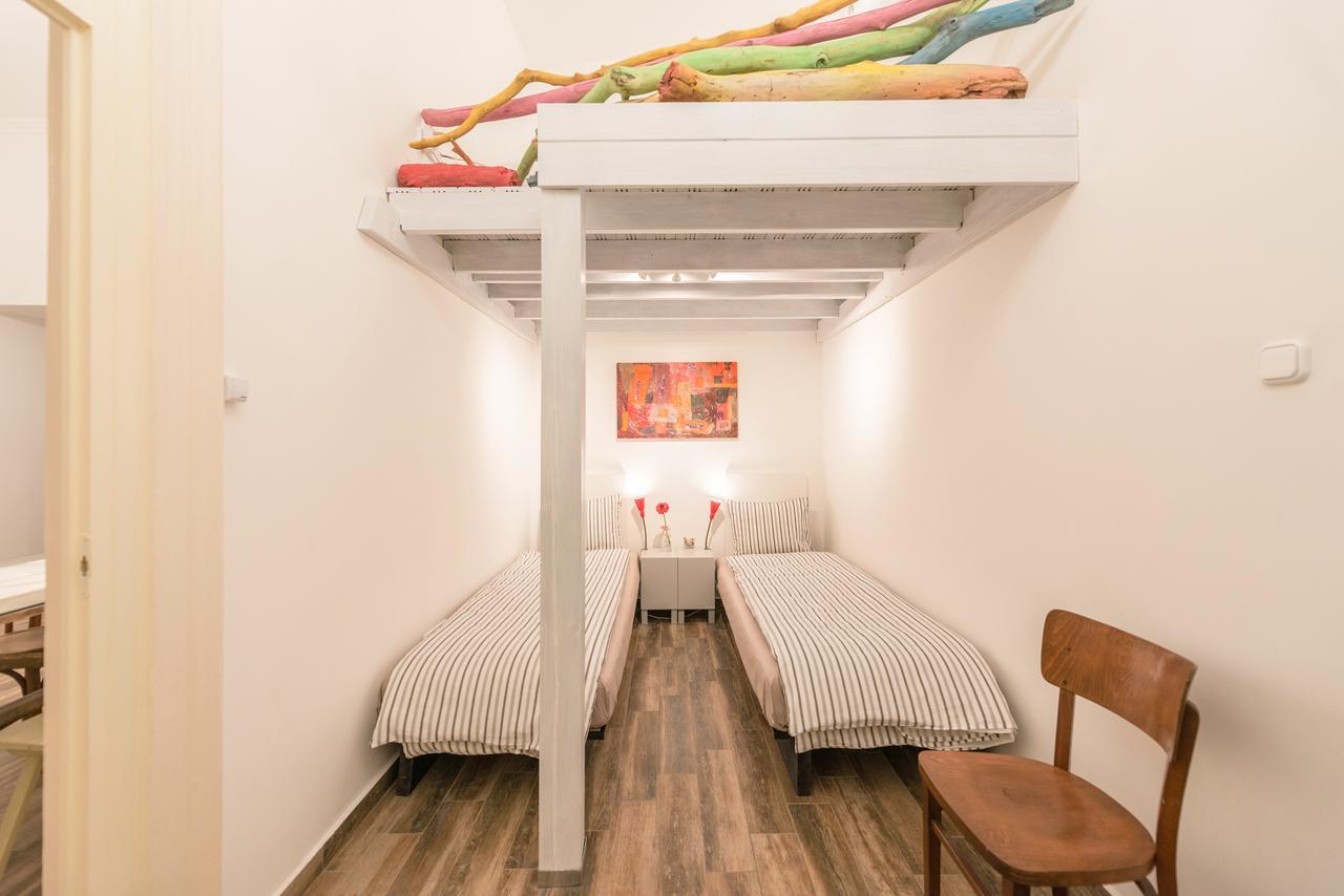 Family And Friends Apartment บูดาเปสต์ ภายนอก รูปภาพ