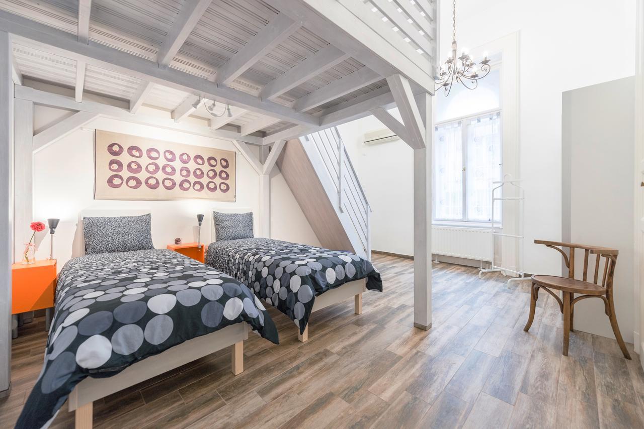 Family And Friends Apartment บูดาเปสต์ ภายนอก รูปภาพ