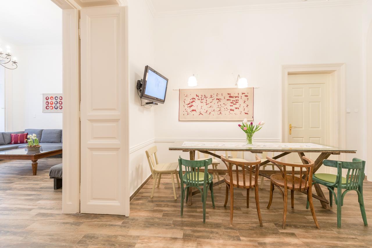 Family And Friends Apartment บูดาเปสต์ ภายนอก รูปภาพ