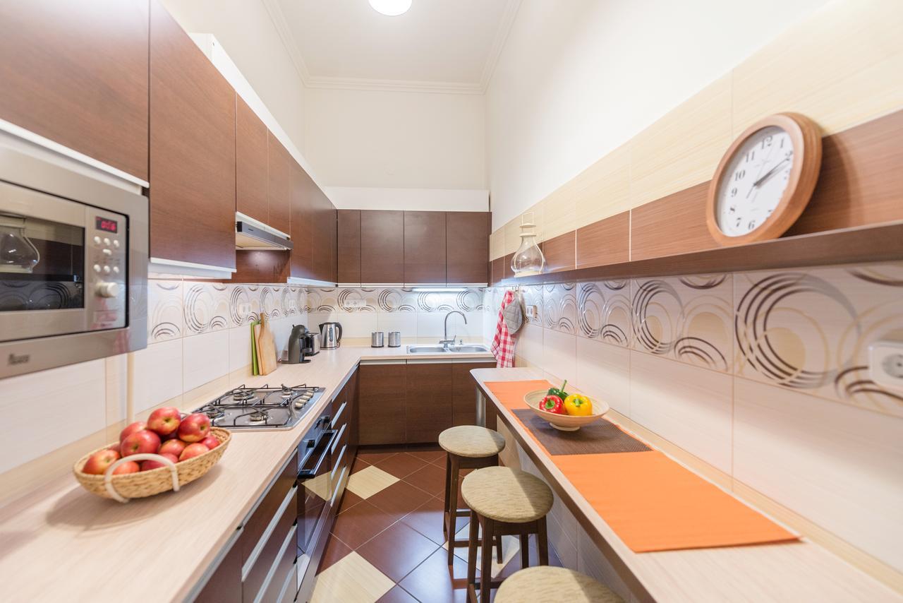 Family And Friends Apartment บูดาเปสต์ ภายนอก รูปภาพ